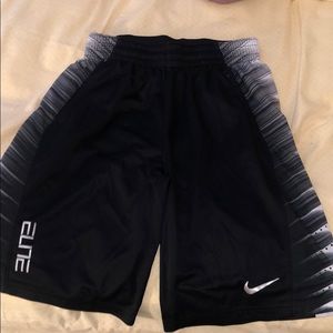 Nike Elite Men’s Basketball shorts (With pockets!)